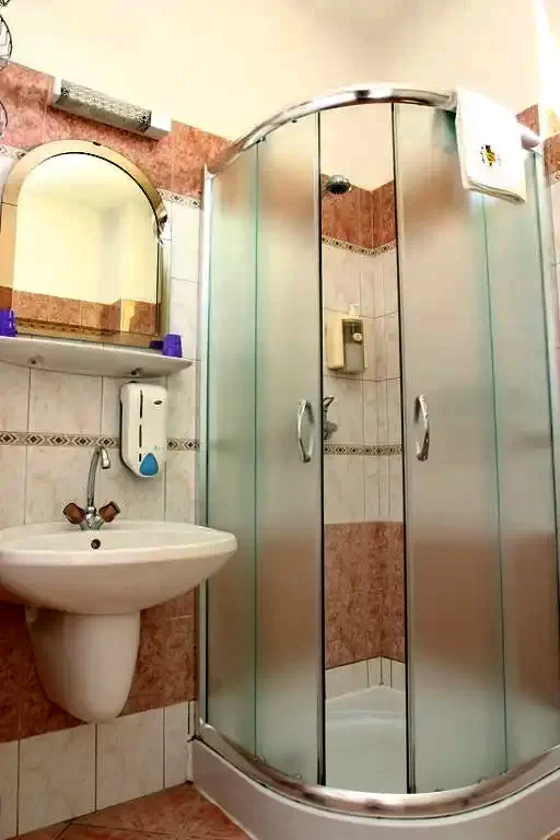 Mișcolț Cazare | Motel (K0746-30) Imaginea poate fi supusă drepturilor de autor. Se recomandă contactarea titularului drepturilor.