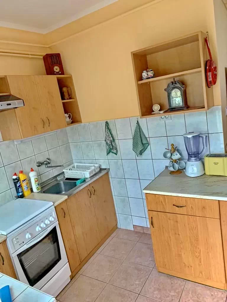  Cazare | Sat de vacanță (K0014-10) Imaginea poate fi supusă drepturilor de autor. Se recomandă contactarea titularului drepturilor.