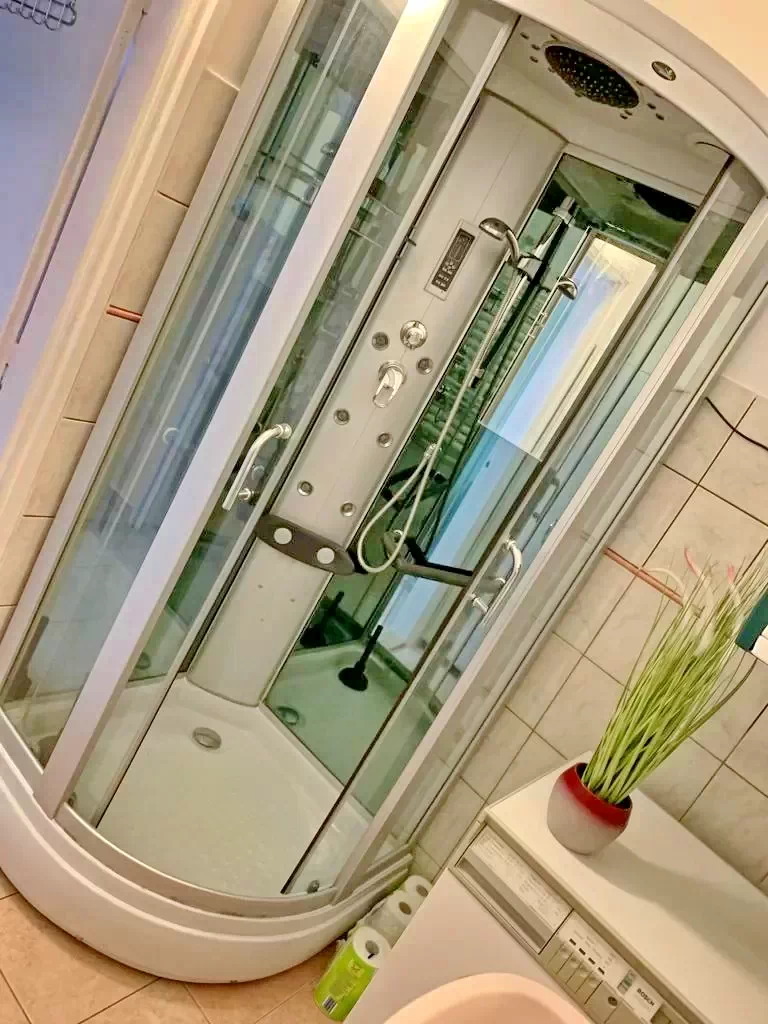  Cazare | Sat de vacanță (K0014-16) Imaginea poate fi supusă drepturilor de autor. Se recomandă contactarea titularului drepturilor.