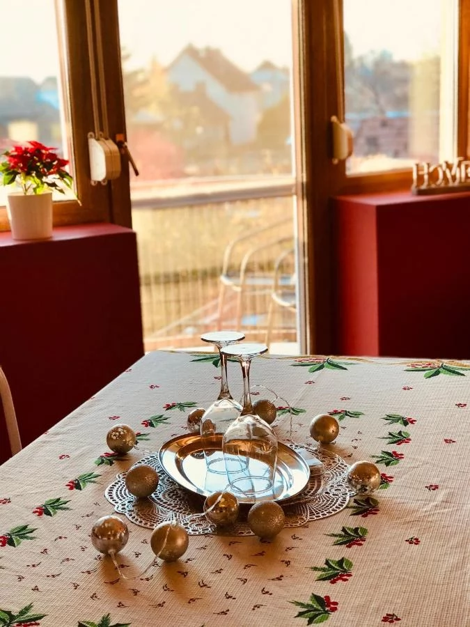  Cazare | Casă de apartamente (K1029-20) Imaginea poate fi supusă drepturilor de autor. Se recomandă contactarea titularului drepturilor.