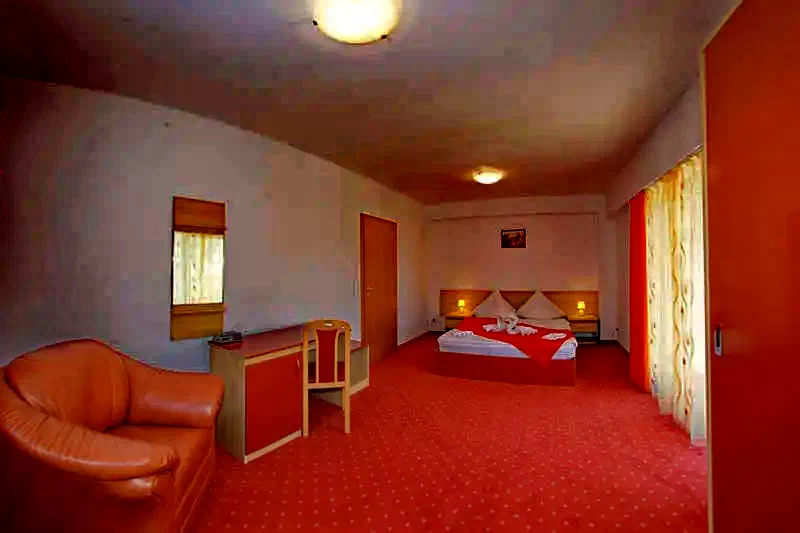 Băile Herculane Cazare | Hotel*** (K0878-11) Imaginea poate fi supusă drepturilor de autor. Se recomandă contactarea titularului drepturilor.
