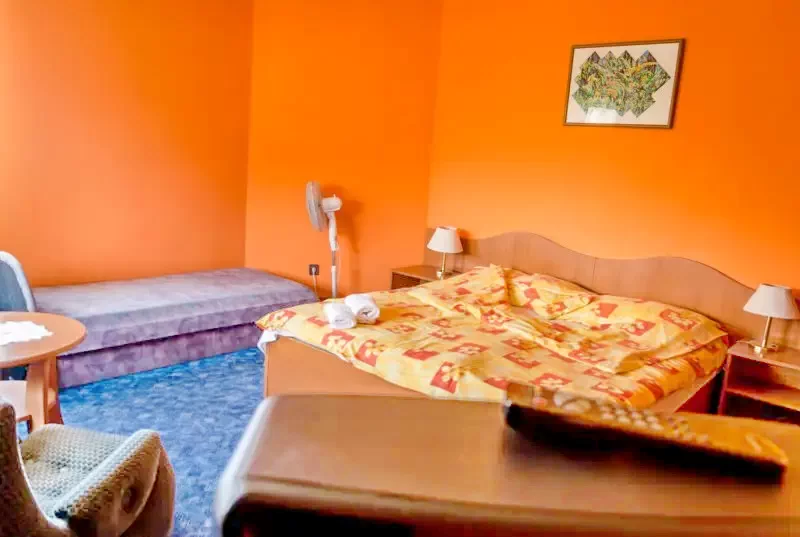 Mișcolț Cazare | Sat de vacanță (K0632-7) Imaginea poate fi supusă drepturilor de autor. Se recomandă contactarea titularului drepturilor.