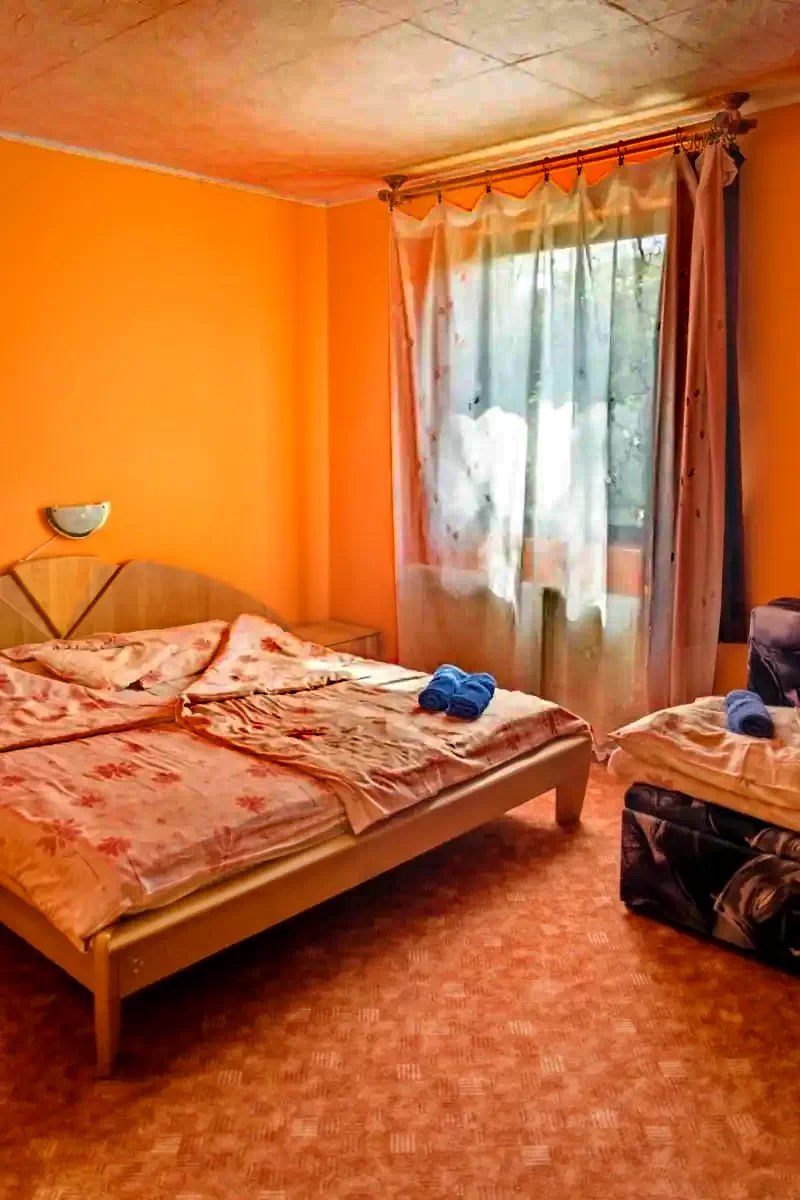 Mișcolț Cazare | Sat de vacanță (K0632-22) Imaginea poate fi supusă drepturilor de autor. Se recomandă contactarea titularului drepturilor.