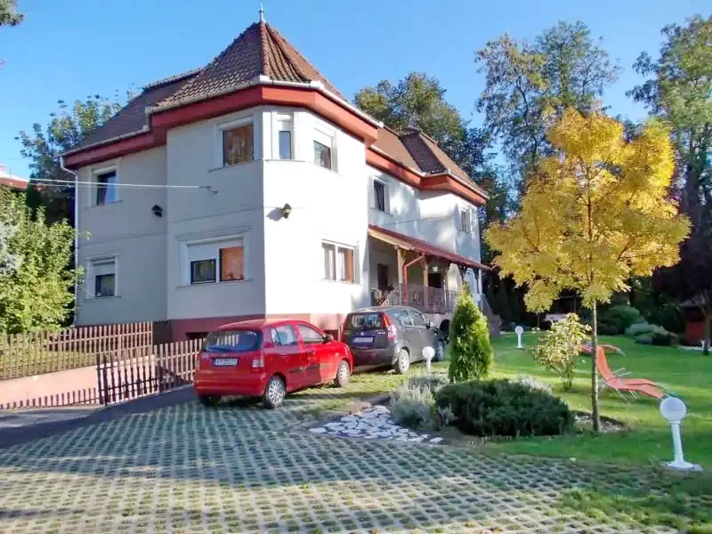 Miskolc Szállás | Üdülőfalu (K0632-25) A kép szerzői jogvédelem alatt állhat. Javasolt a kapcsolatfelvétel a jog tulajdonossal.