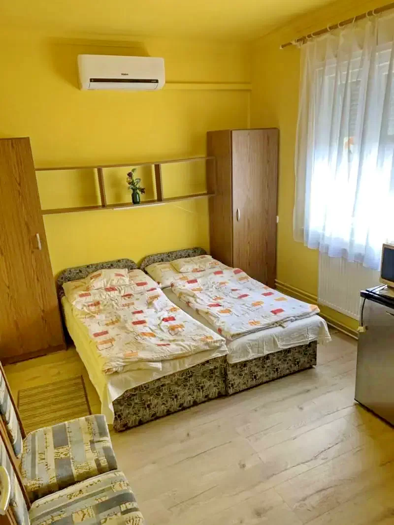 Hajdúszoboszló Szállás | Üdülőfalu (K0184-5) A kép szerzői jogvédelem alatt állhat. Javasolt a kapcsolatfelvétel a jog tulajdonossal.