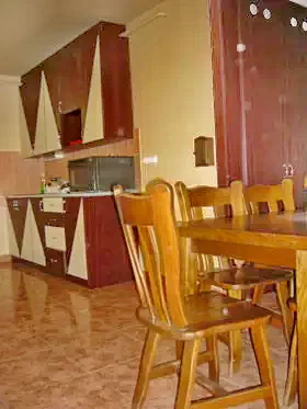  Cazare | Sat de vacanță (K0184-7) Imaginea poate fi supusă drepturilor de autor. Se recomandă contactarea titularului drepturilor.