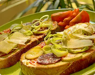  Cazare | Sat de vacanță (K0184-10) Imaginea poate fi supusă drepturilor de autor. Se recomandă contactarea titularului drepturilor.