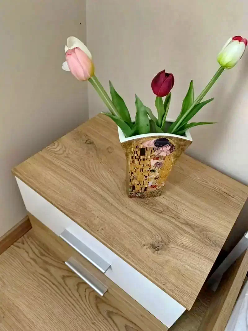  Cazare | Sat de vacanță (K0184-18) Imaginea poate fi supusă drepturilor de autor. Se recomandă contactarea titularului drepturilor.