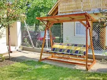  Cazare | Sat de vacanță (K0184-20) Imaginea poate fi supusă drepturilor de autor. Se recomandă contactarea titularului drepturilor.