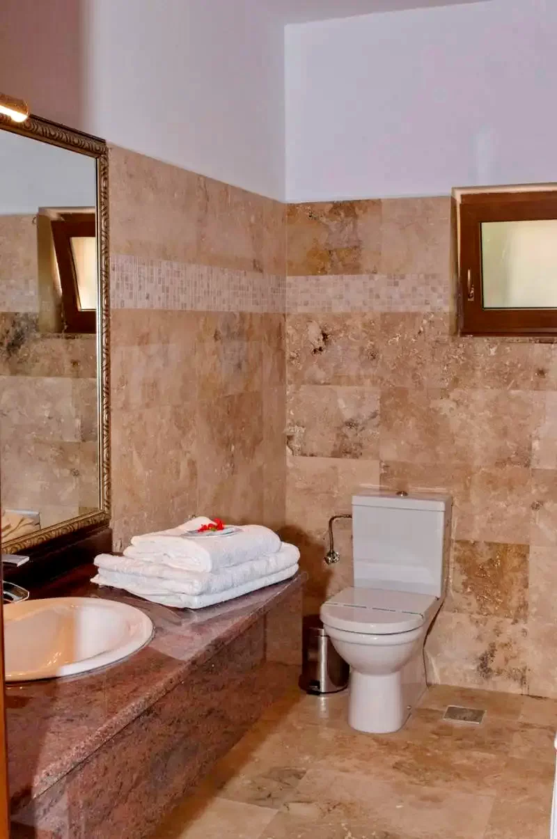 Eforie Nord Cazare | Camping / Popas turistic (K1322-5) Imaginea poate fi supusă drepturilor de autor. Se recomandă contactarea titularului drepturilor.