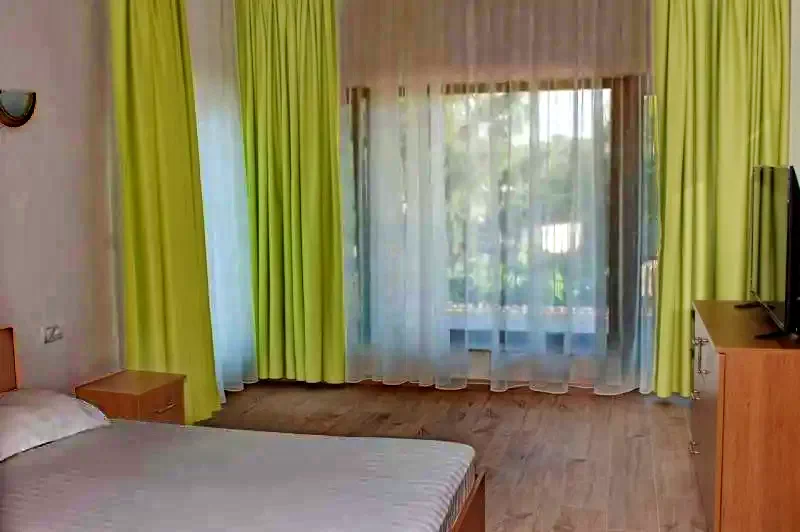 Eforie Nord Cazare | Camping / Popas turistic (K1322-6) Imaginea poate fi supusă drepturilor de autor. Se recomandă contactarea titularului drepturilor.