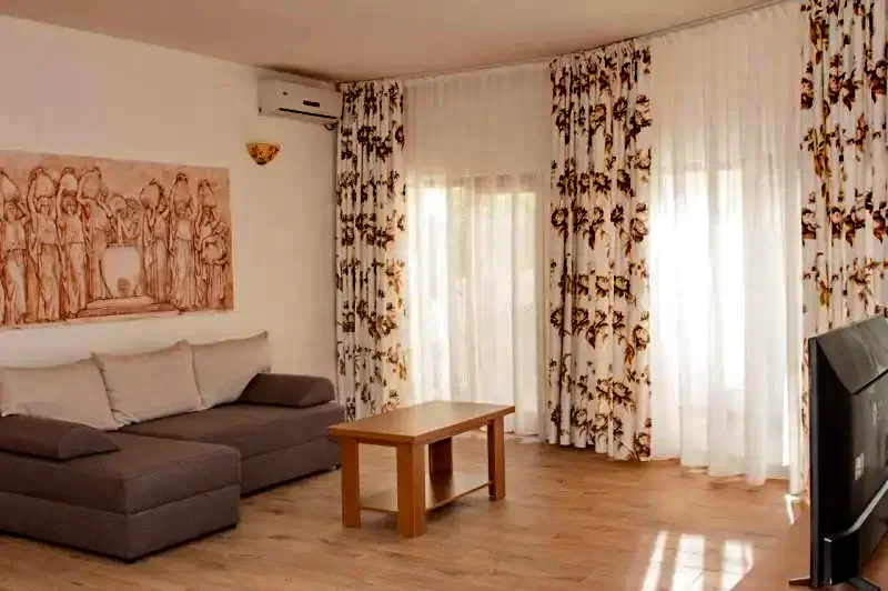 Eforie Nord Cazare | Camping / Popas turistic (K1322-41) Imaginea poate fi supusă drepturilor de autor. Se recomandă contactarea titularului drepturilor.