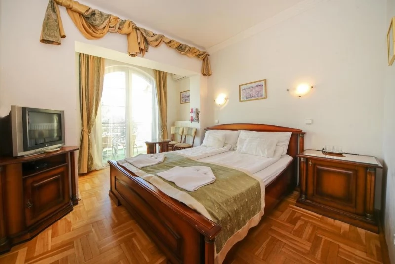  Cazare | Camping / Popas turistic (K0016-2) Imaginea poate fi supusă drepturilor de autor. Se recomandă contactarea titularului drepturilor.