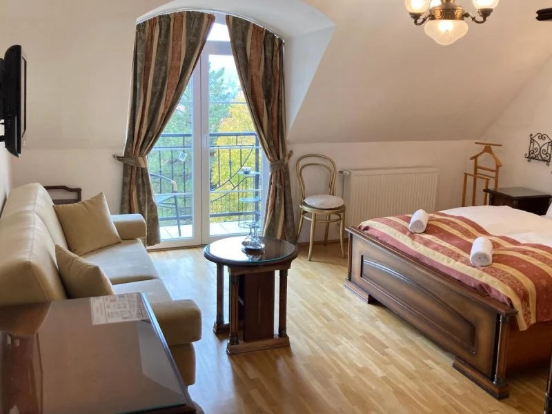  Cazare | Camping / Popas turistic (K0016-8) Imaginea poate fi supusă drepturilor de autor. Se recomandă contactarea titularului drepturilor.