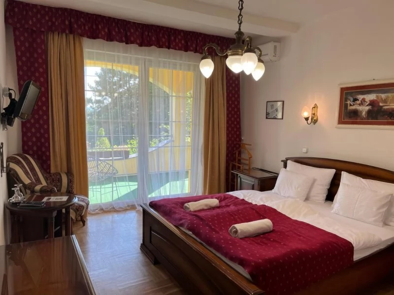  Cazare | Camping / Popas turistic (K0016-29) Imaginea poate fi supusă drepturilor de autor. Se recomandă contactarea titularului drepturilor.