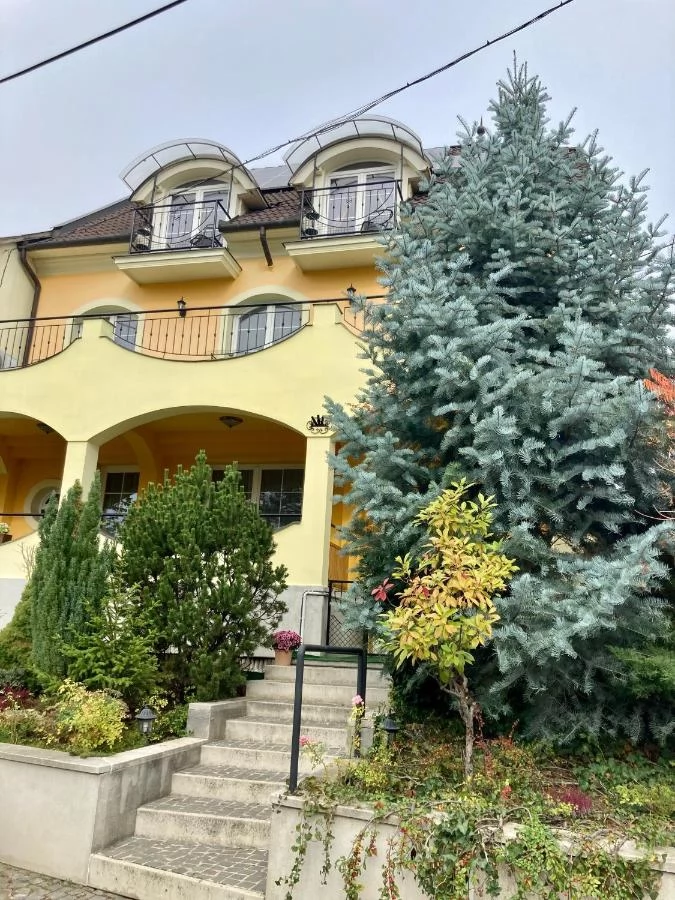 Eger Cazare | Camping / Popas turistic (K0016-40) Imaginea poate fi supusă drepturilor de autor. Se recomandă contactarea titularului drepturilor.