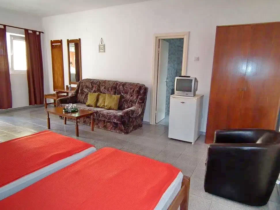  Szállás | Motel (K1313-14) A kép szerzői jogvédelem alatt állhat. Javasolt a kapcsolatfelvétel a jog tulajdonossal.