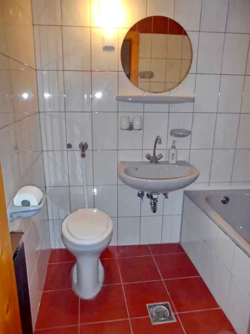 Mișcolț Cazare | Motel (K0882-17) Imaginea poate fi supusă drepturilor de autor. Se recomandă contactarea titularului drepturilor.