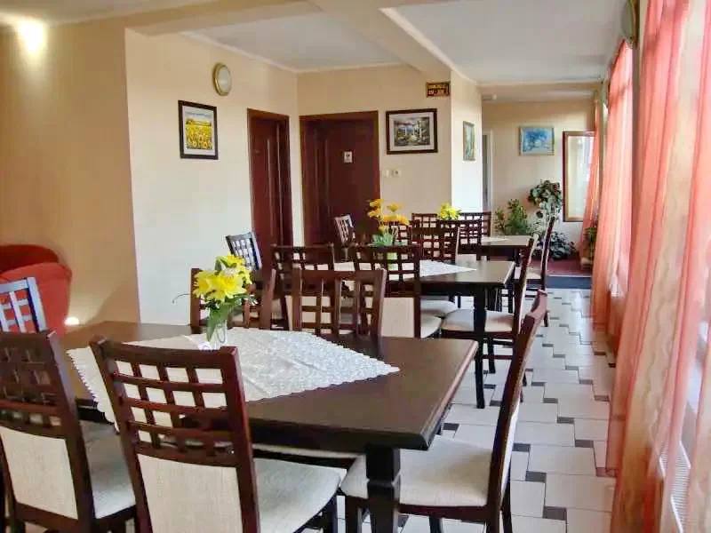 Arad Cazare | Motel (K0937-3) Imaginea poate fi supusă drepturilor de autor. Se recomandă contactarea titularului drepturilor.