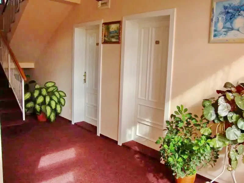 Arad Cazare | Motel (K0937-4) Imaginea poate fi supusă drepturilor de autor. Se recomandă contactarea titularului drepturilor.