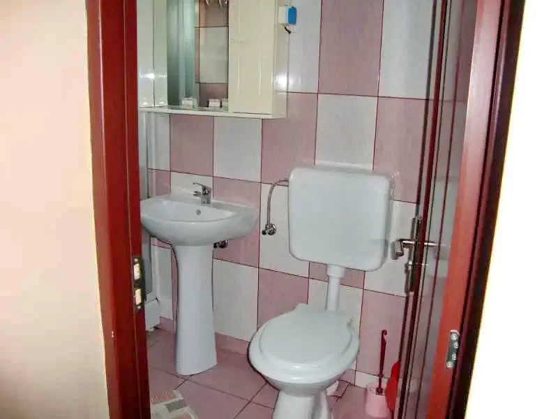 Arad Cazare | Motel (K0937-6) Imaginea poate fi supusă drepturilor de autor. Se recomandă contactarea titularului drepturilor.