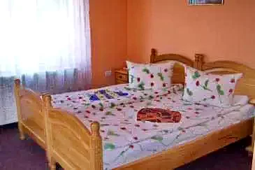 Arad Cazare | Motel (K0937-12) Imaginea poate fi supusă drepturilor de autor. Se recomandă contactarea titularului drepturilor.