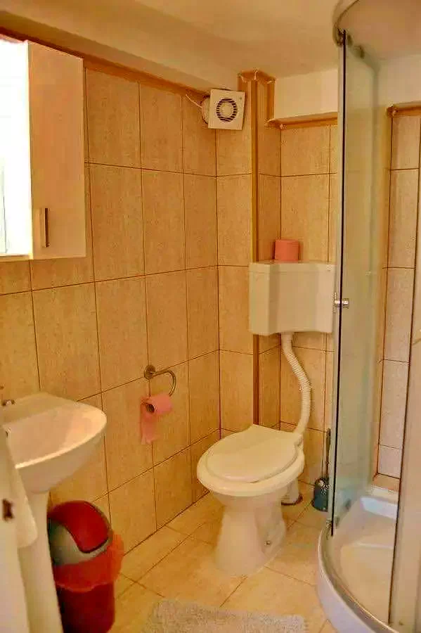 Arad Cazare | Motel (K0937-13) Imaginea poate fi supusă drepturilor de autor. Se recomandă contactarea titularului drepturilor.