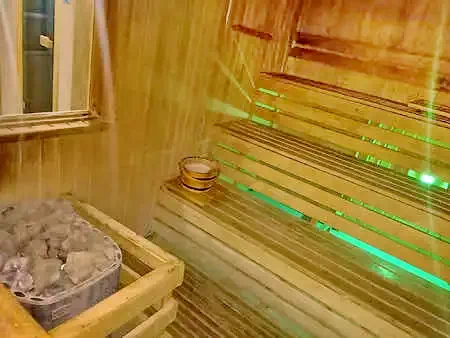  Cazare | Casă de apartamente (K0887-1) Imaginea poate fi supusă drepturilor de autor. Se recomandă contactarea titularului drepturilor.