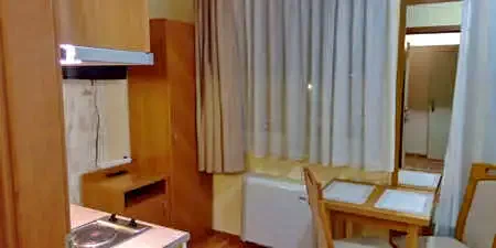  Cazare | Bungalow (K0887-18) Imaginea poate fi supusă drepturilor de autor. Se recomandă contactarea titularului drepturilor.