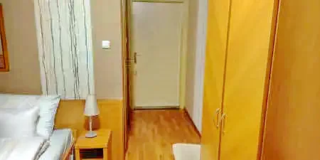 Hajdúszoboszló Szállás | Bungalow (K0887-29) A kép szerzői jogvédelem alatt állhat. Javasolt a kapcsolatfelvétel a jog tulajdonossal.