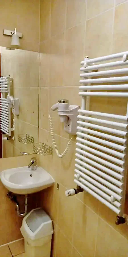  Cazare | Bungalow (K0887-30) Imaginea poate fi supusă drepturilor de autor. Se recomandă contactarea titularului drepturilor.