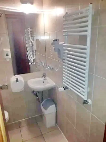  Cazare | Casă de apartamente (K0887-37) Imaginea poate fi supusă drepturilor de autor. Se recomandă contactarea titularului drepturilor.