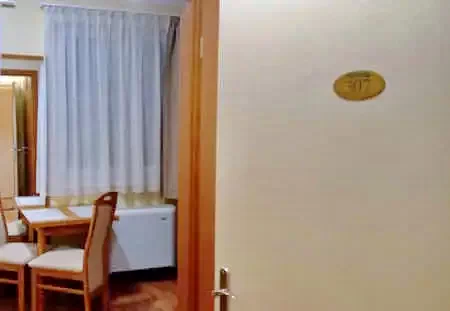 Hajdúszoboszló Szállás | Apartmanház (K0887-43) A kép szerzői jogvédelem alatt állhat. Javasolt a kapcsolatfelvétel a jog tulajdonossal.