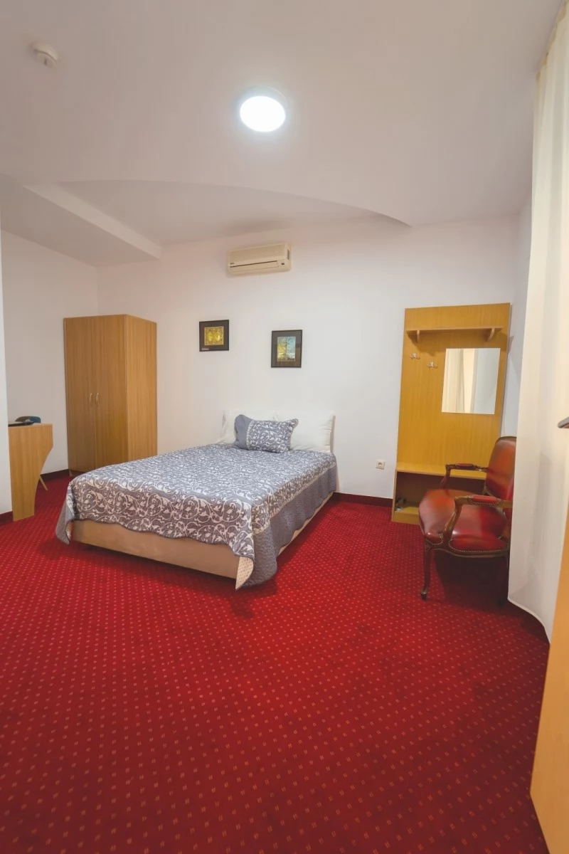 Timișoara Cazare | Hotel*** (K0912-30) Imaginea poate fi supusă drepturilor de autor. Se recomandă contactarea titularului drepturilor.