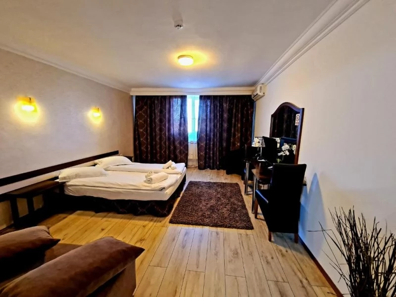 Alba Iulia Cazare | Hotel*** (K1176-14) Imaginea poate fi supusă drepturilor de autor. Se recomandă contactarea titularului drepturilor.