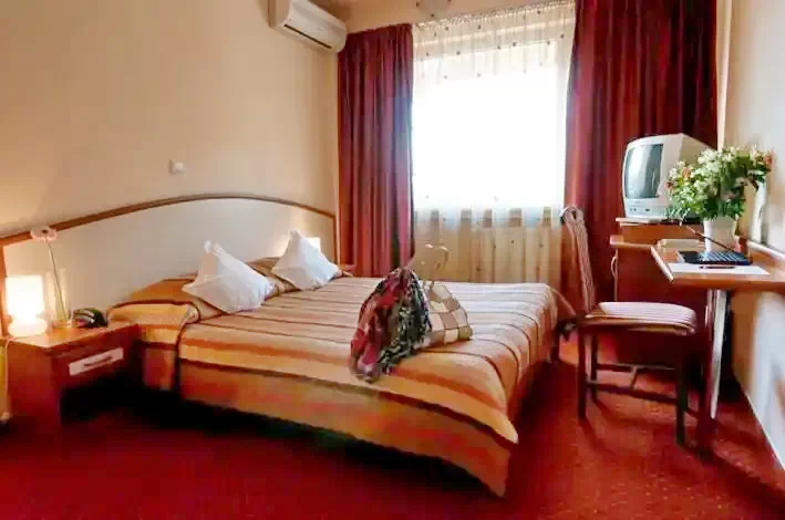 Hunedoara Cazare | Hotel*** (K0736-34) Imaginea poate fi supusă drepturilor de autor. Se recomandă contactarea titularului drepturilor.