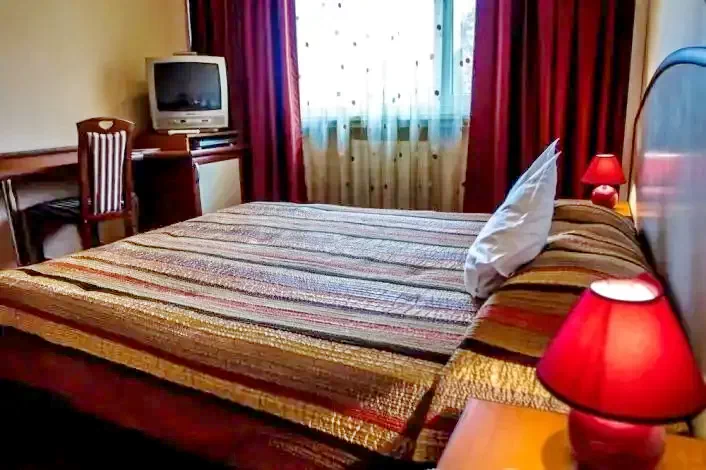 Hunedoara Cazare | Hotel*** (K0736-35) Imaginea poate fi supusă drepturilor de autor. Se recomandă contactarea titularului drepturilor.