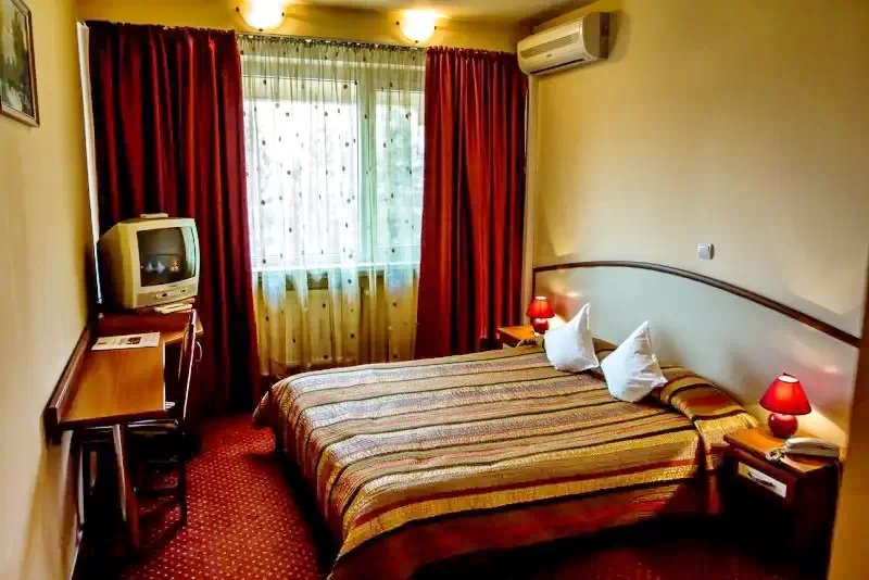 Hunedoara Cazare | Hotel*** (K0736-43) Imaginea poate fi supusă drepturilor de autor. Se recomandă contactarea titularului drepturilor.