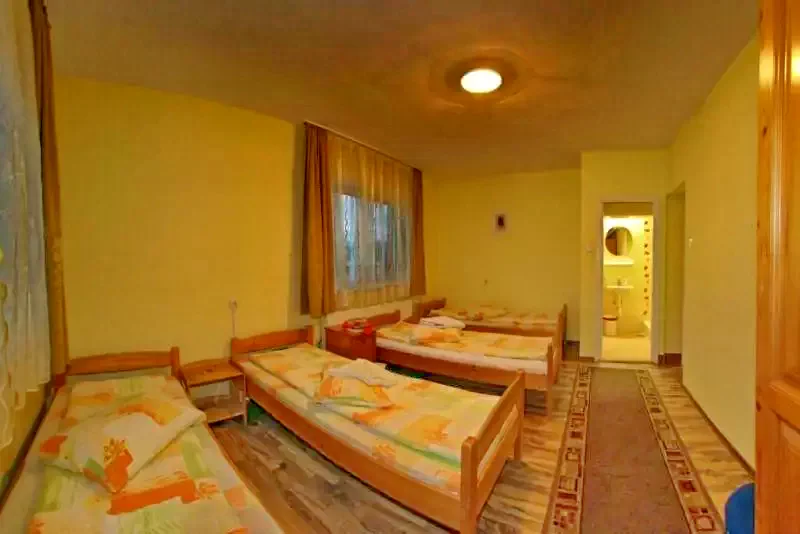 Odorheiu Secuiesc Cazare | Hotel** (K1358-38) Imaginea poate fi supusă drepturilor de autor. Se recomandă contactarea titularului drepturilor.