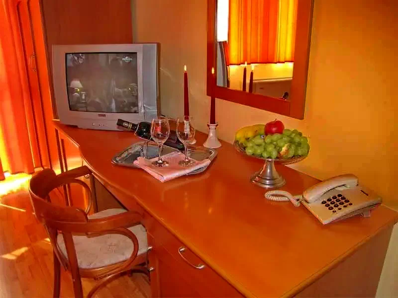  Cazare | Pensiune turistică (K0848-10) Imaginea poate fi supusă drepturilor de autor. Se recomandă contactarea titularului drepturilor.