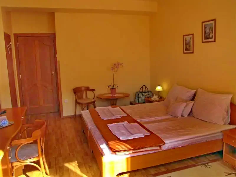 Hajdúszoboszló Szállás | Turisztikai panzió (K0848-12) A kép szerzői jogvédelem alatt állhat. Javasolt a kapcsolatfelvétel a jog tulajdonossal.