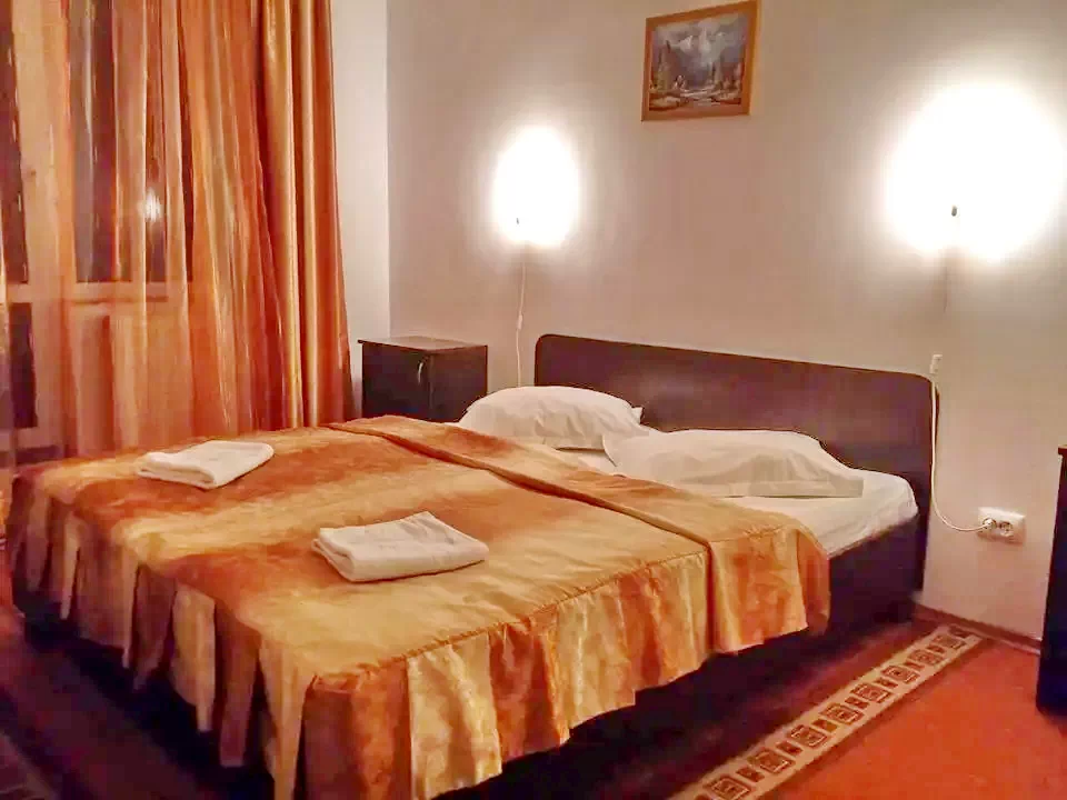 Lacu Roșu Cazare | Hotel*** (K0792-16) Imaginea poate fi supusă drepturilor de autor. Se recomandă contactarea titularului drepturilor.
