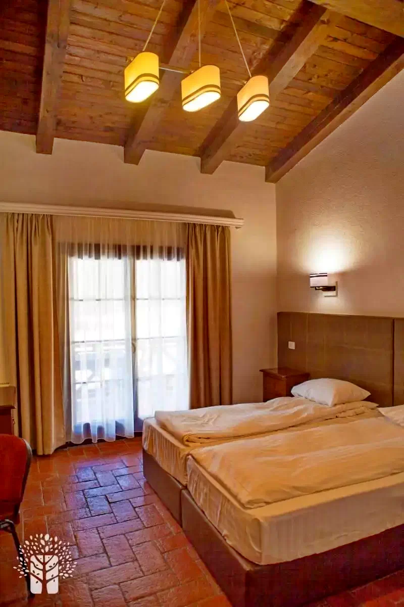 Timișu de Jos Cazare | Hotel*** (K1276-27) Imaginea poate fi supusă drepturilor de autor. Se recomandă contactarea titularului drepturilor.