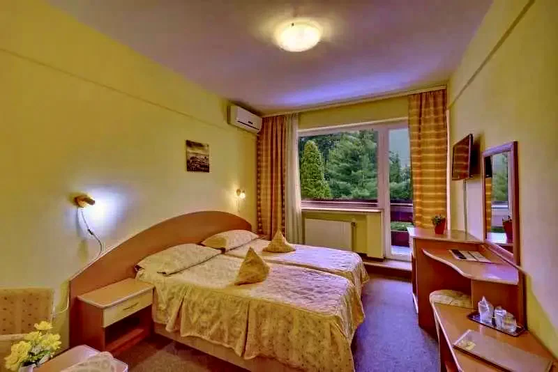 Cazare Băile Tușnad - Hotel Ciucaș*** | Tusnádfürdő - Csukás Hotel***. Imaginea poate fi supusă drepturilor de autor. Se recomandă contactarea titularului drepturilor.