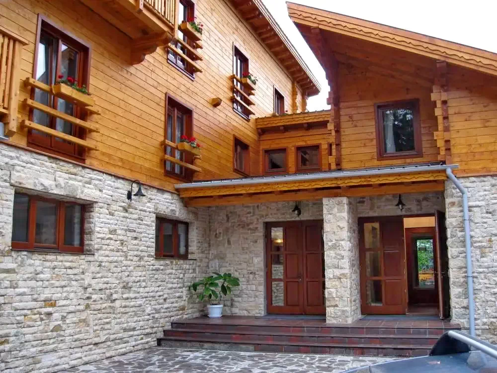 Hargitafürdő Szállás | Motel (K1135-1) A kép szerzői jogvédelem alatt állhat. Javasolt a kapcsolatfelvétel a jog tulajdonossal.