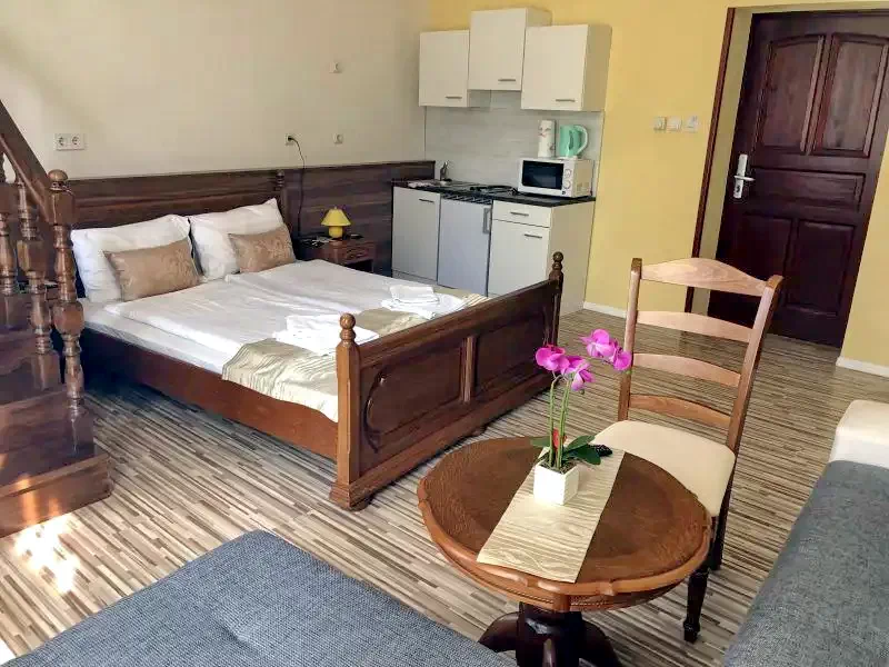 Szeged Szállás | Motel (K0424-3) A kép szerzői jogvédelem alatt állhat. Javasolt a kapcsolatfelvétel a jog tulajdonossal.