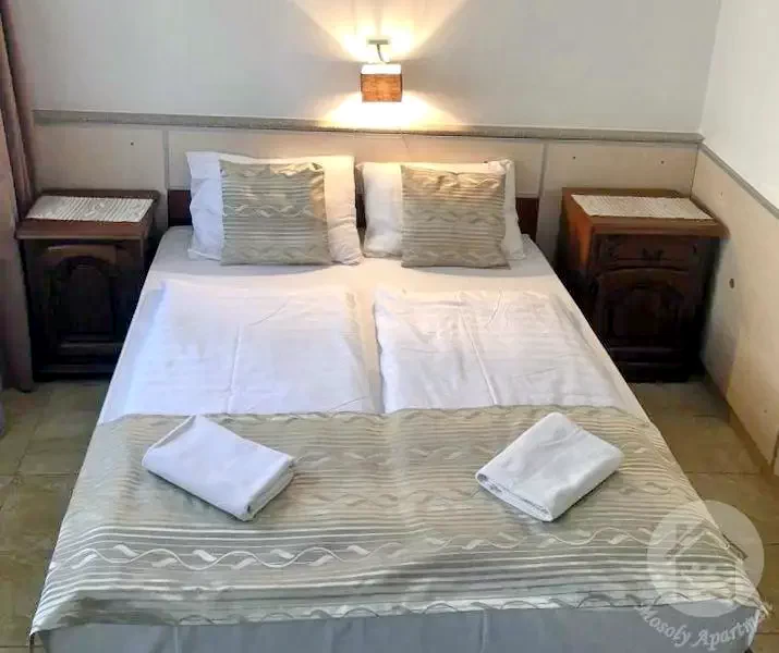 Seghedin Cazare | Motel (K0424-21) Imaginea poate fi supusă drepturilor de autor. Se recomandă contactarea titularului drepturilor.