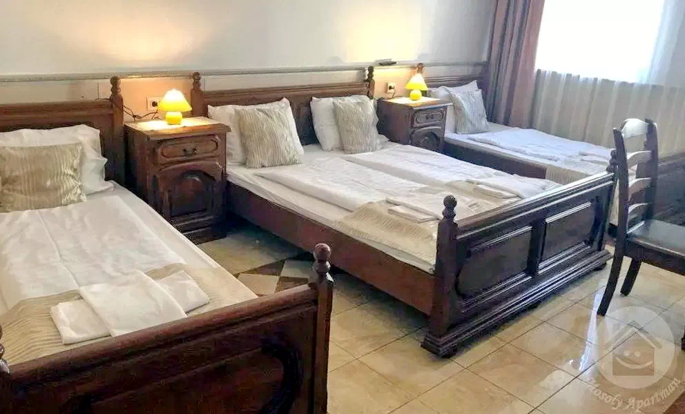 Seghedin Cazare | Motel (K0424-34) Imaginea poate fi supusă drepturilor de autor. Se recomandă contactarea titularului drepturilor.