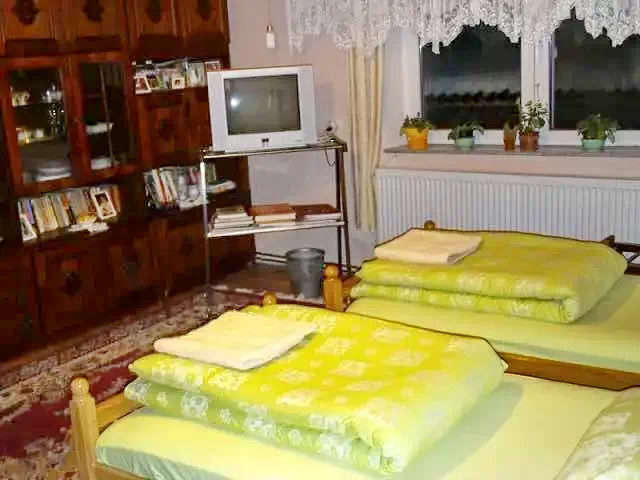 Coltău Cazare | Motel (K1000-9) Imaginea poate fi supusă drepturilor de autor. Se recomandă contactarea titularului drepturilor.
