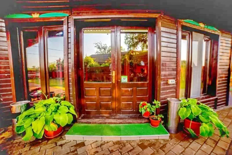 Crișan Cazare | Motel (K1335-2) Imaginea poate fi supusă drepturilor de autor. Se recomandă contactarea titularului drepturilor.